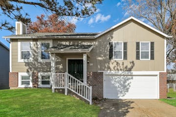 28 TRADE WINDS DR SAINT PETERS, MO 63376